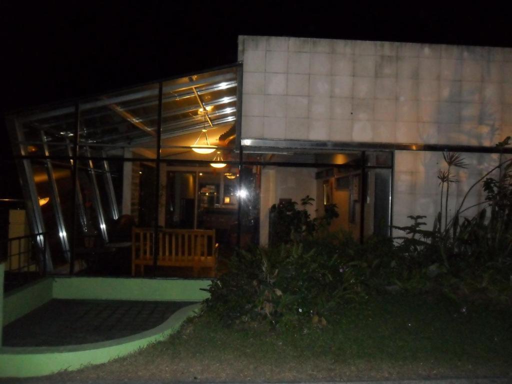 Tagaytay Econo Hotel Tagaytay City Екстериор снимка