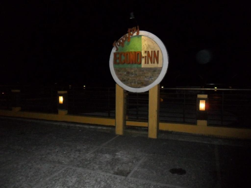 Tagaytay Econo Hotel Tagaytay City Екстериор снимка