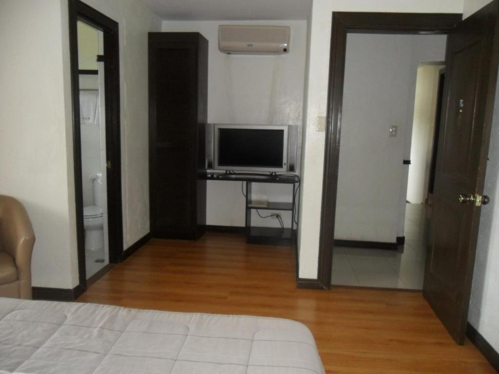 Tagaytay Econo Hotel Tagaytay City Стая снимка