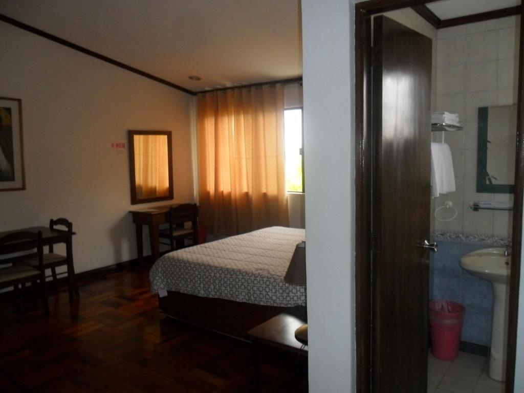 Tagaytay Econo Hotel Tagaytay City Стая снимка