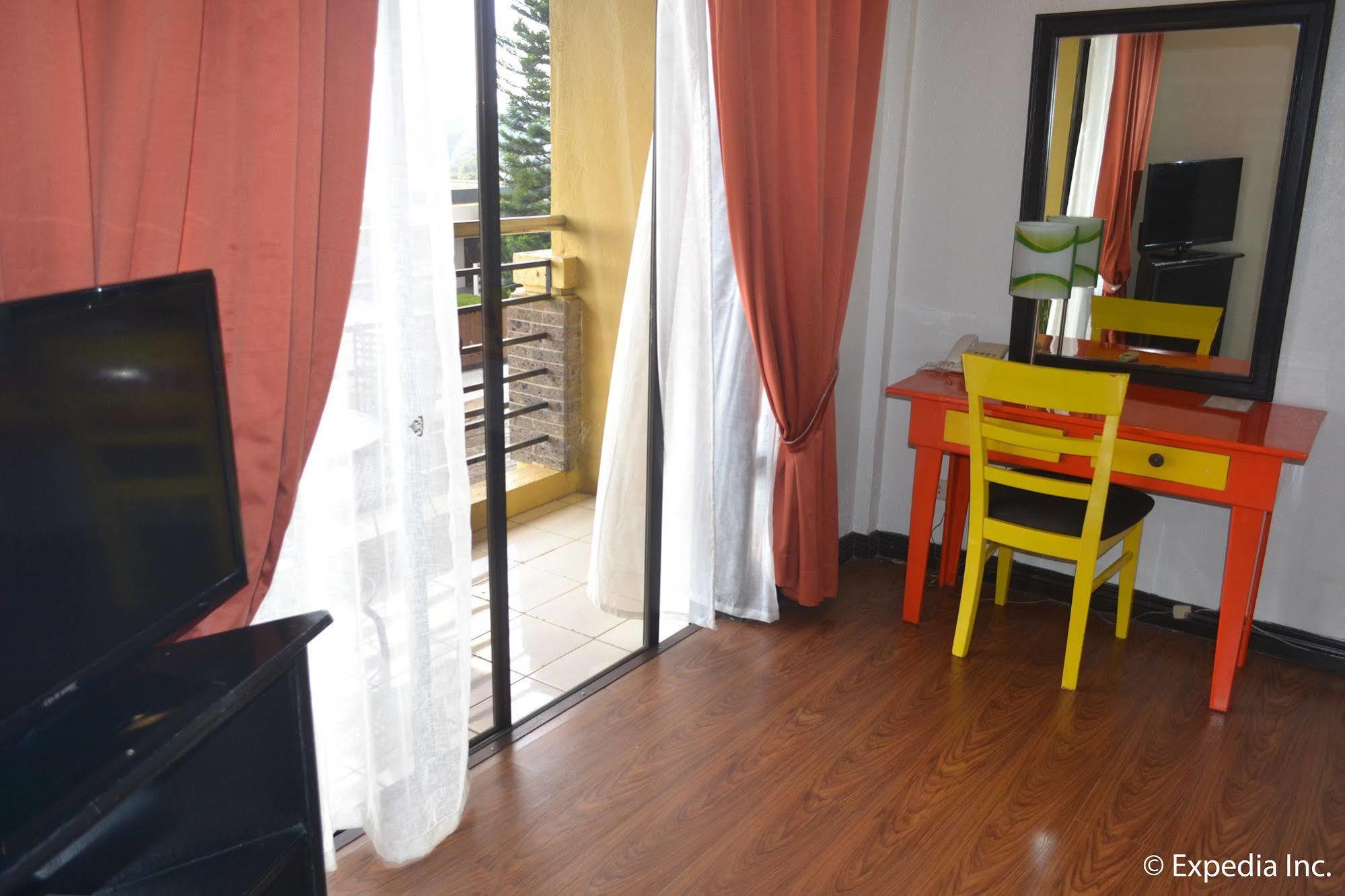 Tagaytay Econo Hotel Tagaytay City Екстериор снимка