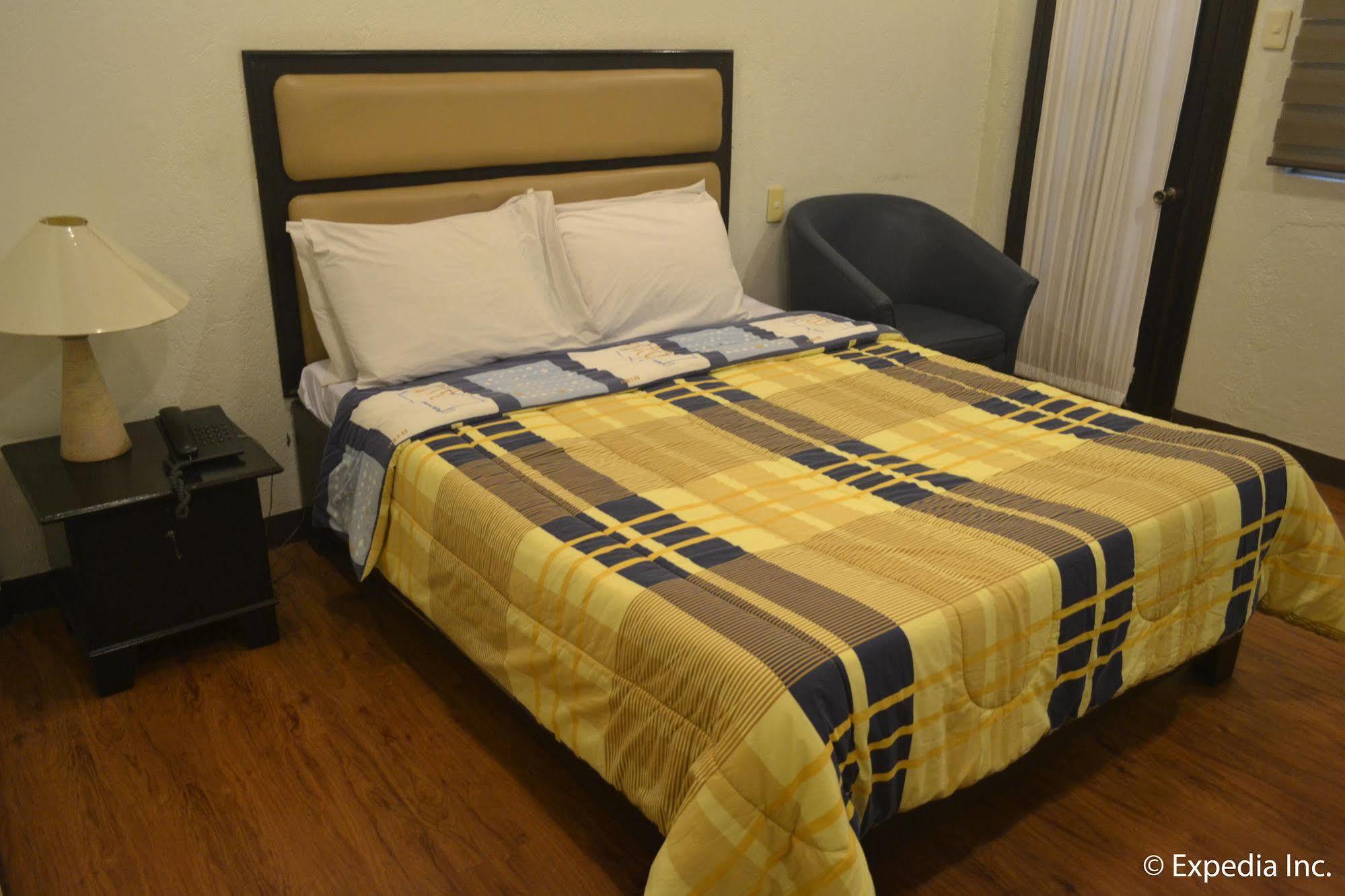 Tagaytay Econo Hotel Tagaytay City Екстериор снимка