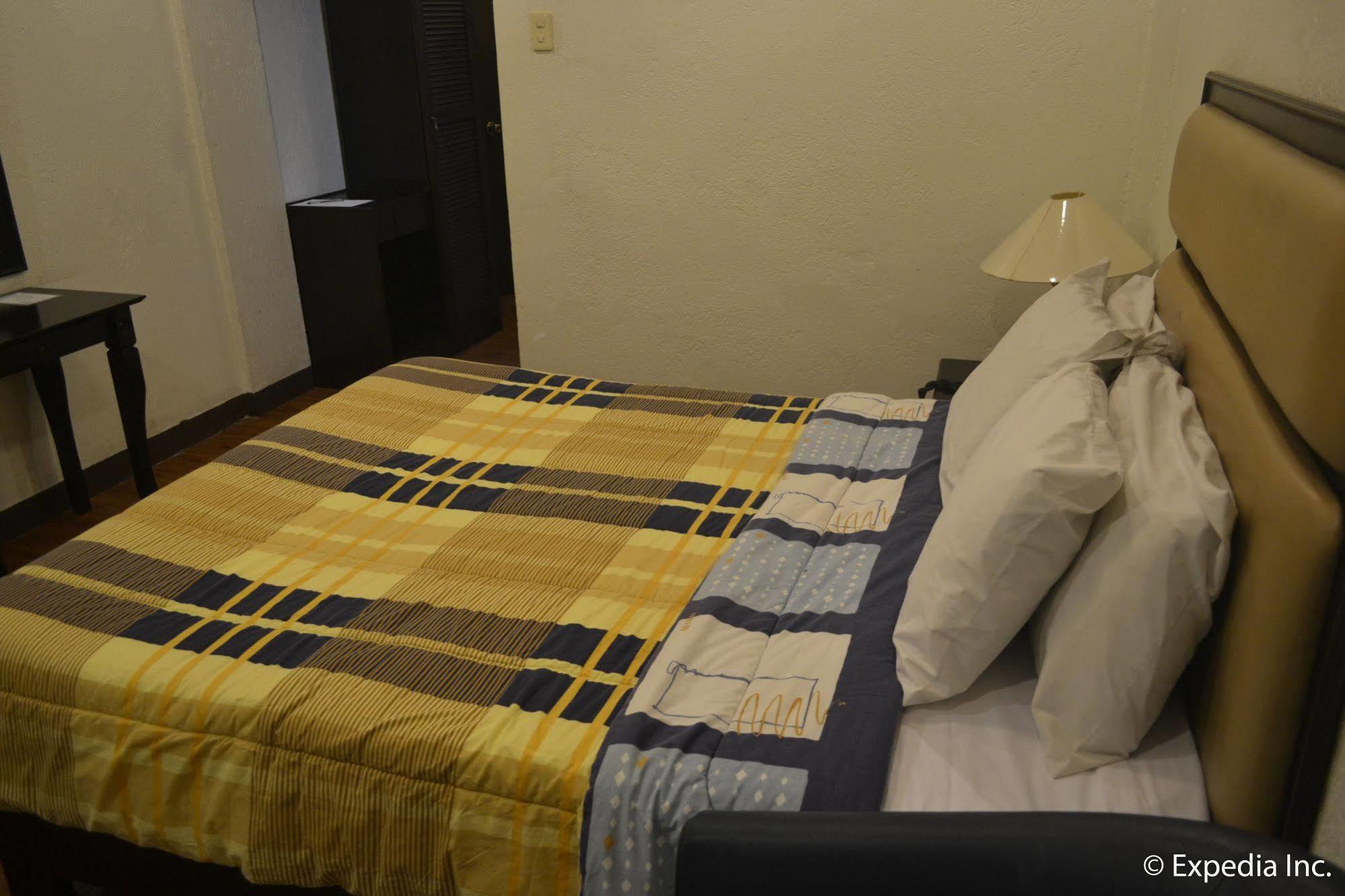 Tagaytay Econo Hotel Tagaytay City Екстериор снимка