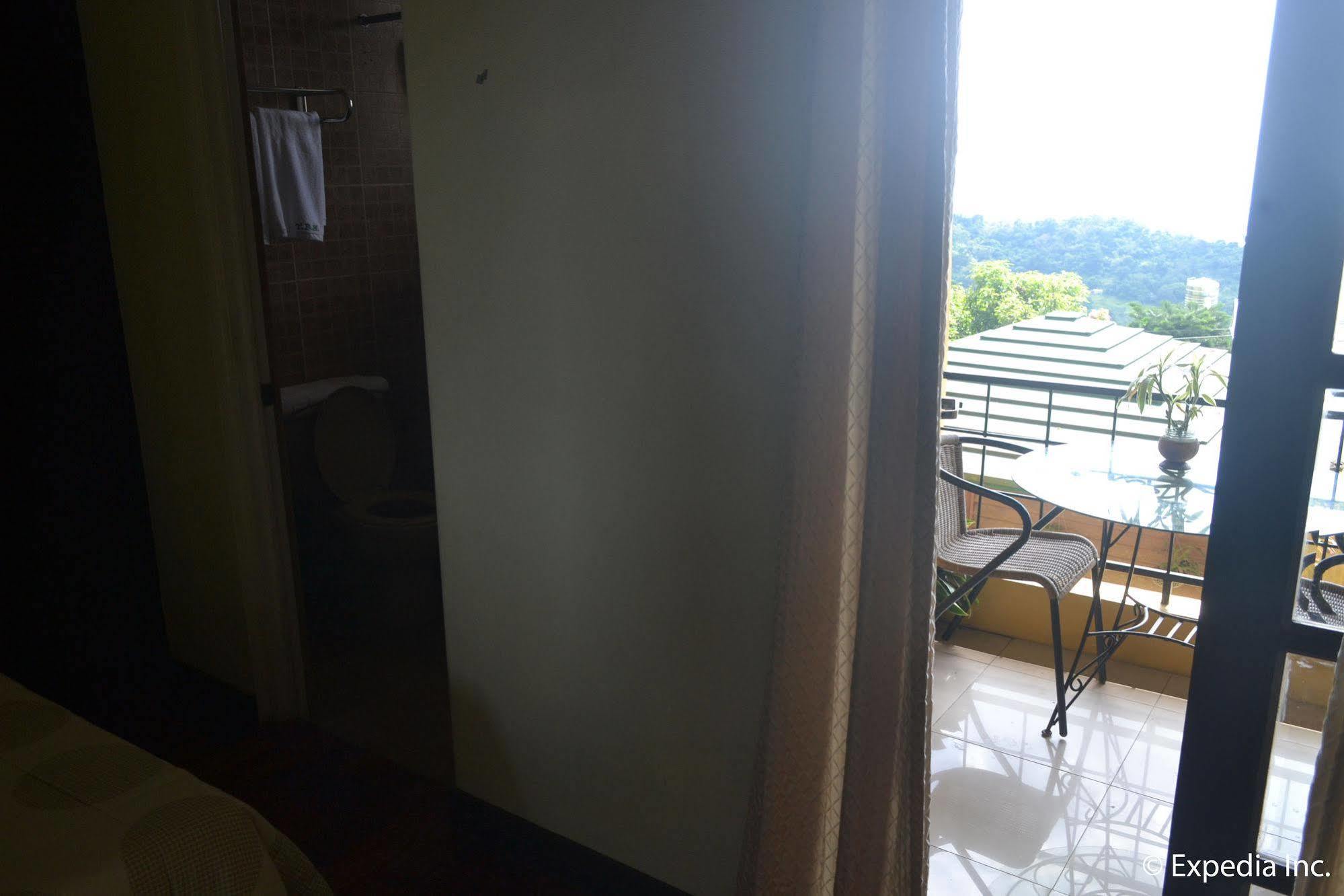 Tagaytay Econo Hotel Tagaytay City Екстериор снимка