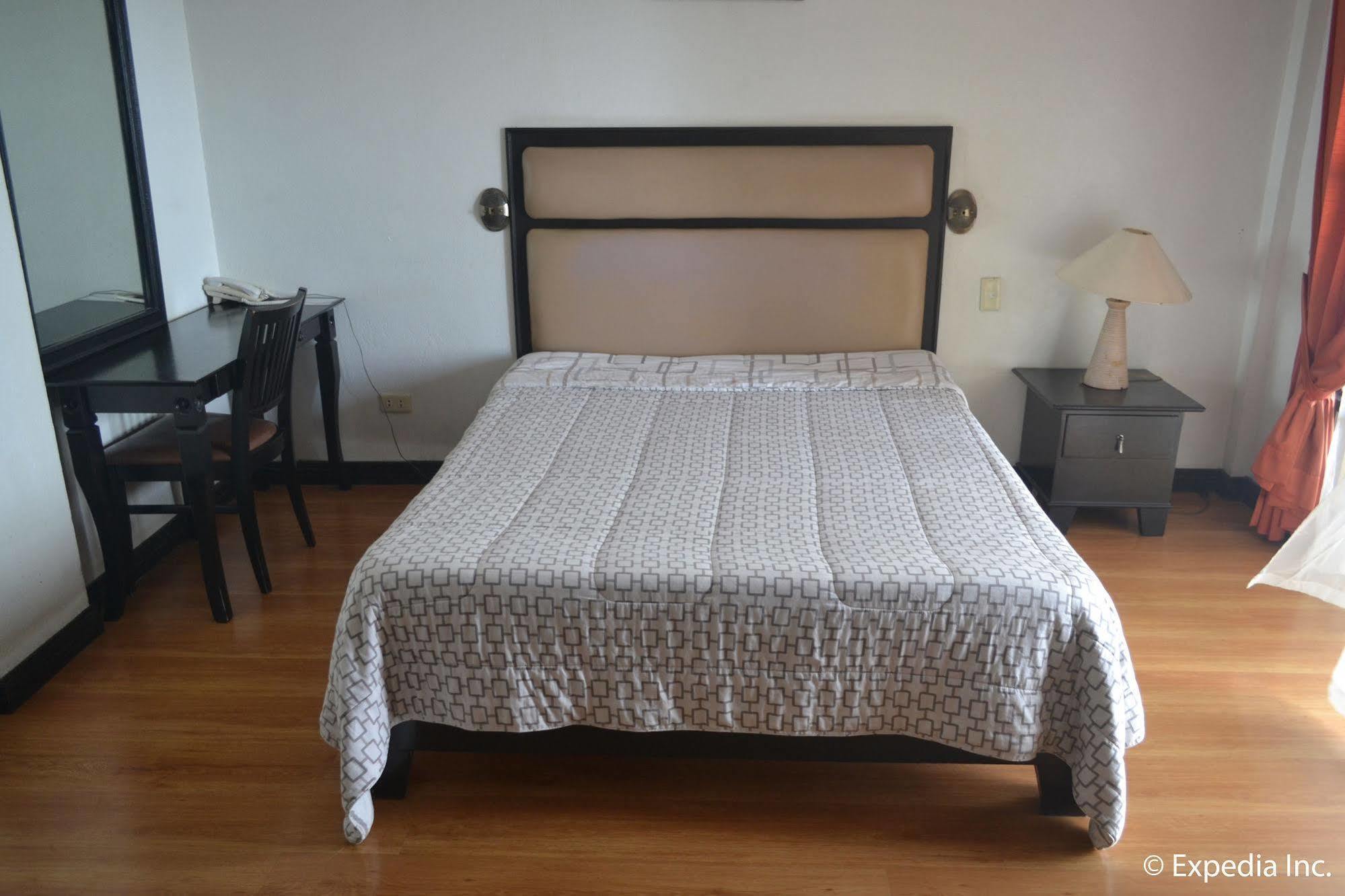 Tagaytay Econo Hotel Tagaytay City Екстериор снимка