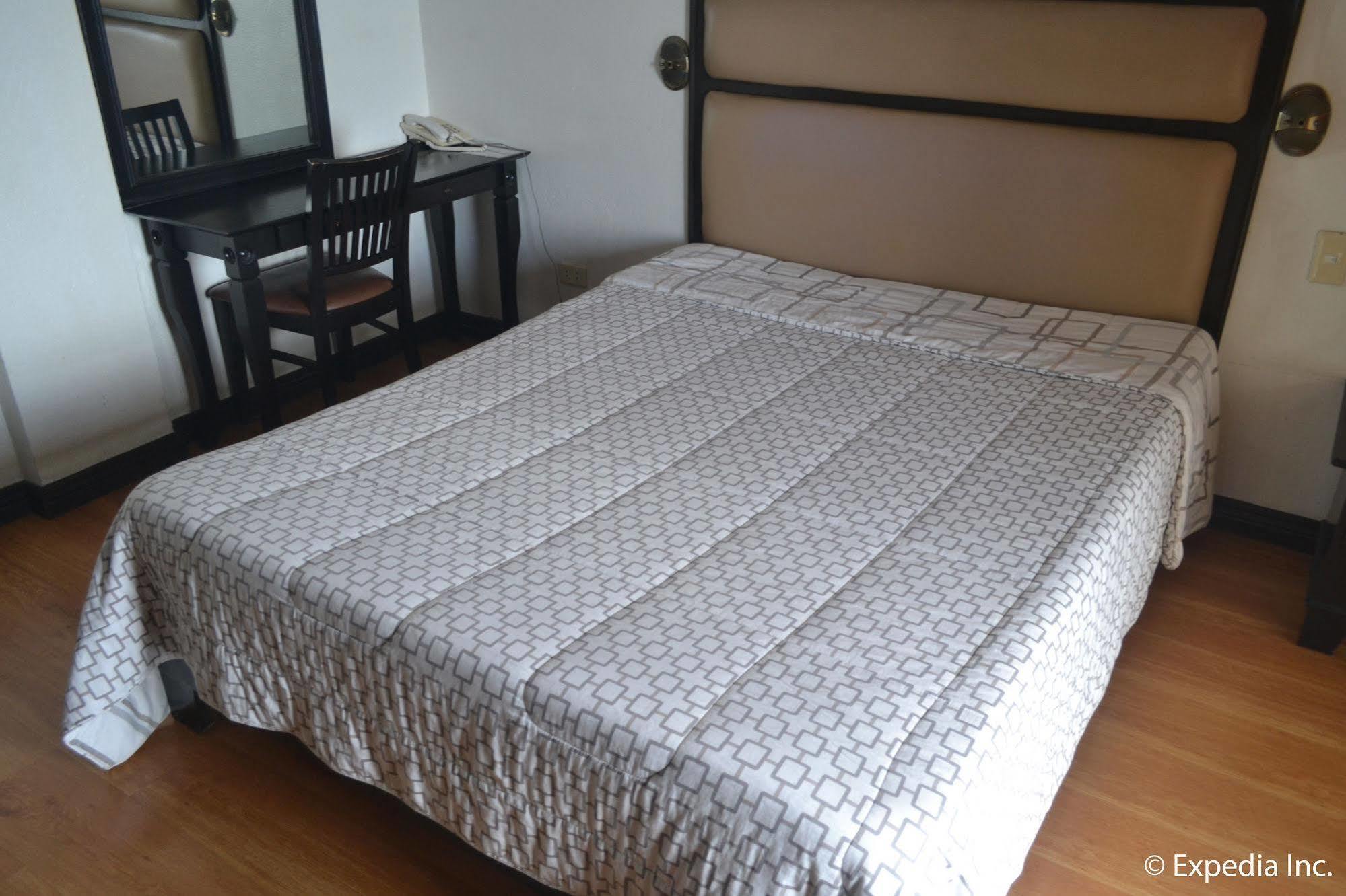 Tagaytay Econo Hotel Tagaytay City Екстериор снимка