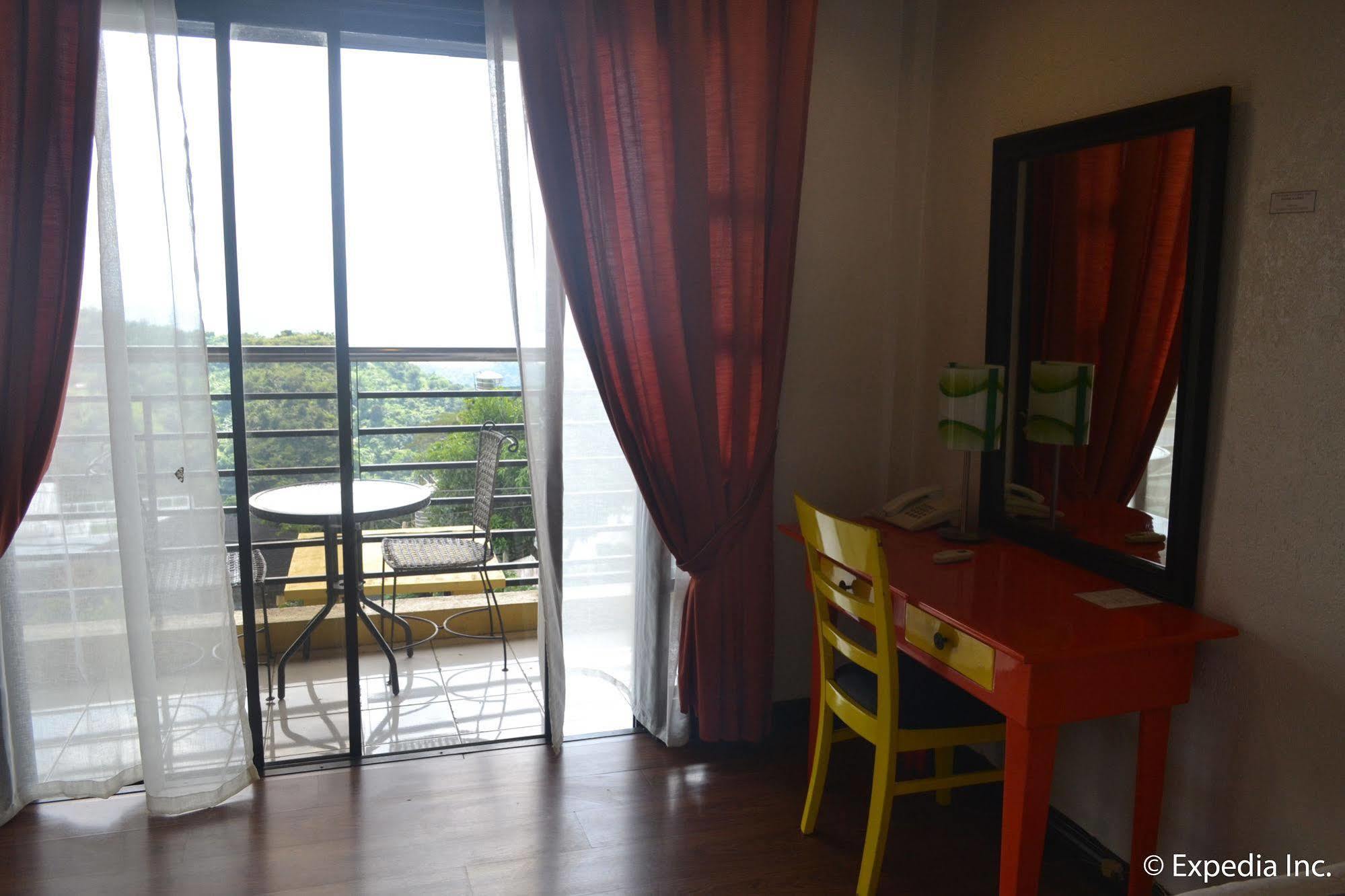 Tagaytay Econo Hotel Tagaytay City Екстериор снимка